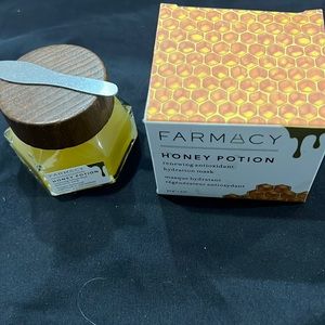 Farmacy HONEY POTION PLUS
ceramide hydration mask